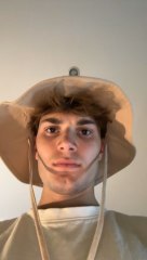 Mon chat veut partir avec moi en avion 🤣🤣🤣