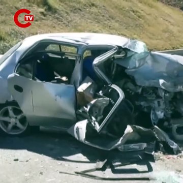 Erzincan'da feci kaza... İki otomobil çarpıştı: Ölüler ve yaralılar var!