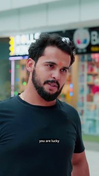 4 Ladkiyo ne cheda ladke ko Char ladkiya or ek ladka