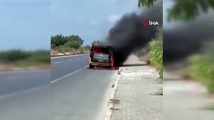 Alanya’da seyir halindeki FIAT otomobil alev aldı