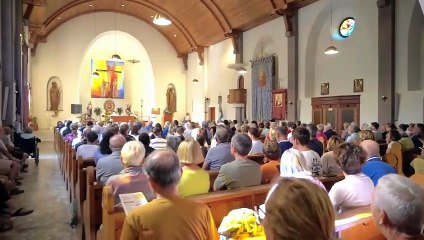 Folla di gente per salutare il presidente Sergio Mattarella