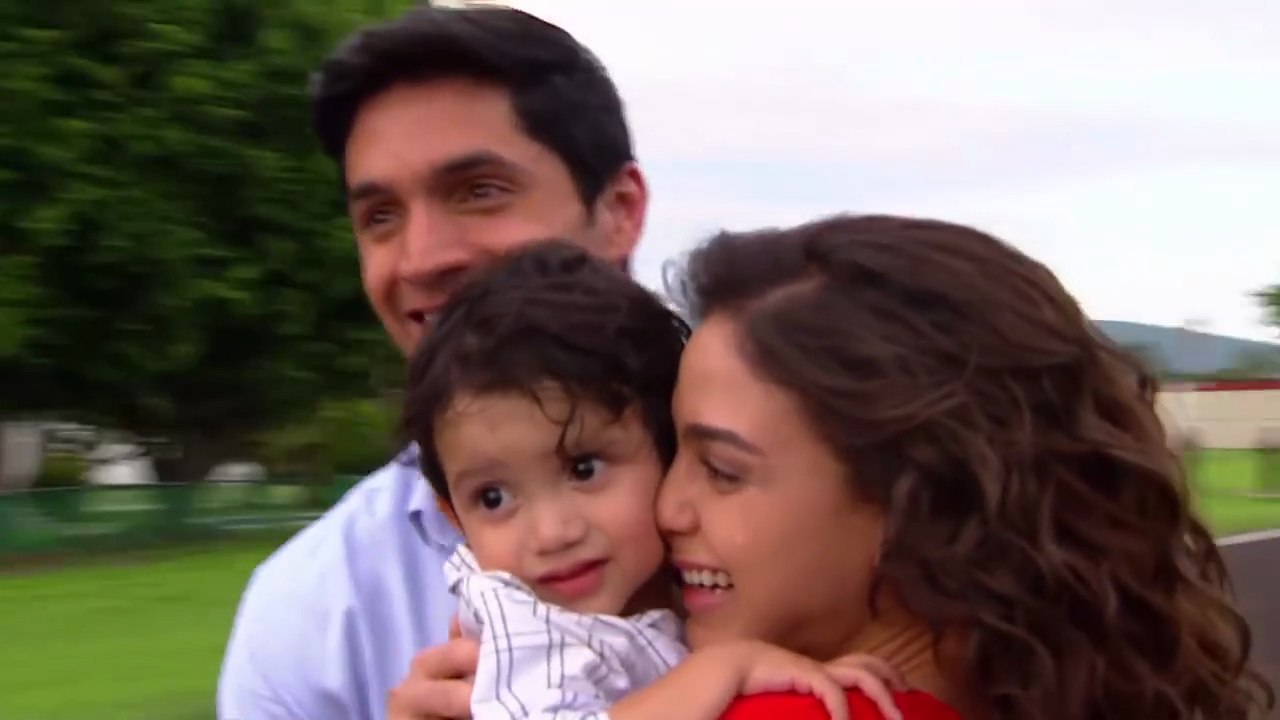 Veronica y Pancho le entregan a Olvido y Diego a su bebe (Capítulo FINAL)