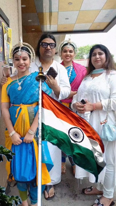 *स्वतंत्रता दिवस की हार्दिक शुभकामनाएँ* 🇮🇳 Bobby kumar celebrate with beautiful butterflies 🦋