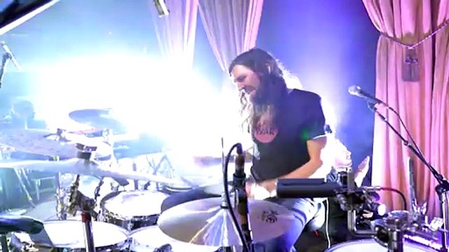 SHERYL CROW — If It Makes You Happy // “Sheryl Crow Live At Capitol Theatre”: 2017 “Be Myself Tour”