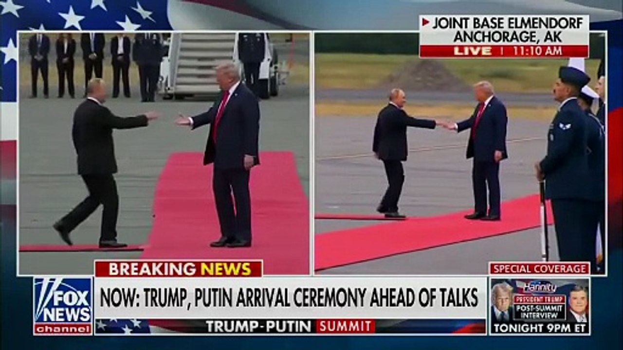 Trump/Poutine en Alaska : Regardez cette photo pour l'Histoire avec les deux Présidents qui se sont retrouvés et salués sur le tarmac de l'aéroport