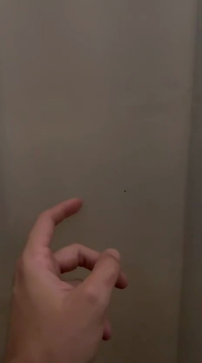 EXCLU - QUELQU’UN S’EST CACHÉ DERRIÈRE MON RIDEAU DE DOUCHE