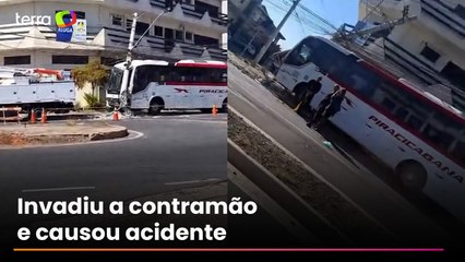 Motorista esquece freio de mão e ônibus atinge poste em Hortolândia