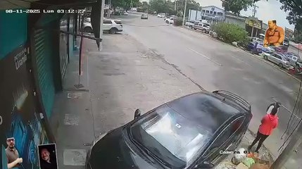 Carro atropella a vendedoras de jugo en SPS
