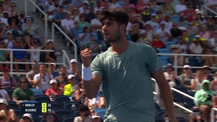 Cincinnati - Alcaraz s'en sort bien