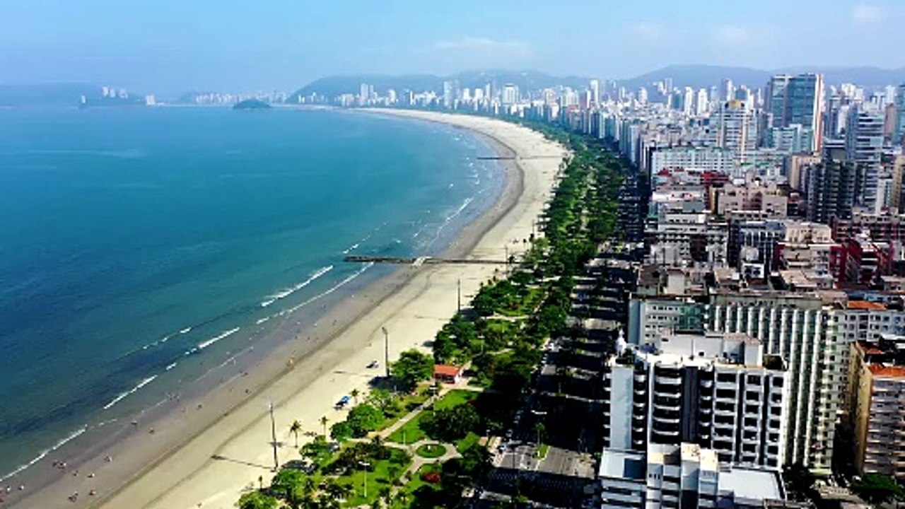 ECOMOV - MUTIRÃO DE LIMPEZA RECOLHE MICROLIXO NA PRAIA