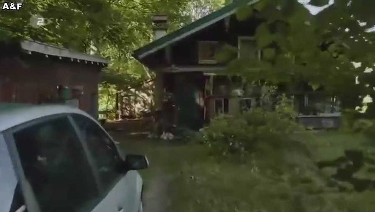 Frühling -41- Das Mädchen hinter der Tür