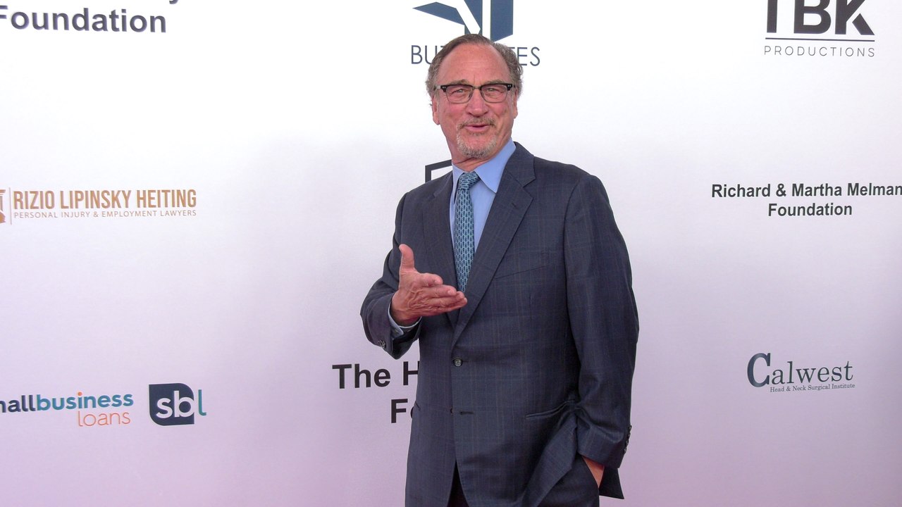 Jim Belushi attends the "Harold and Carole Pump Foundation 25th Anniversary Celebrity Dinner" red carpet in Los Angeles