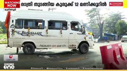 വഴി മുടക്കിയത് തടി കയറ്റിവന്ന ലോറിയും റോഡിലെ കുഴിയും.മണിക്കൂറുകൾ നീണ്ട ഗതാഗതക്കുരുക്ക്