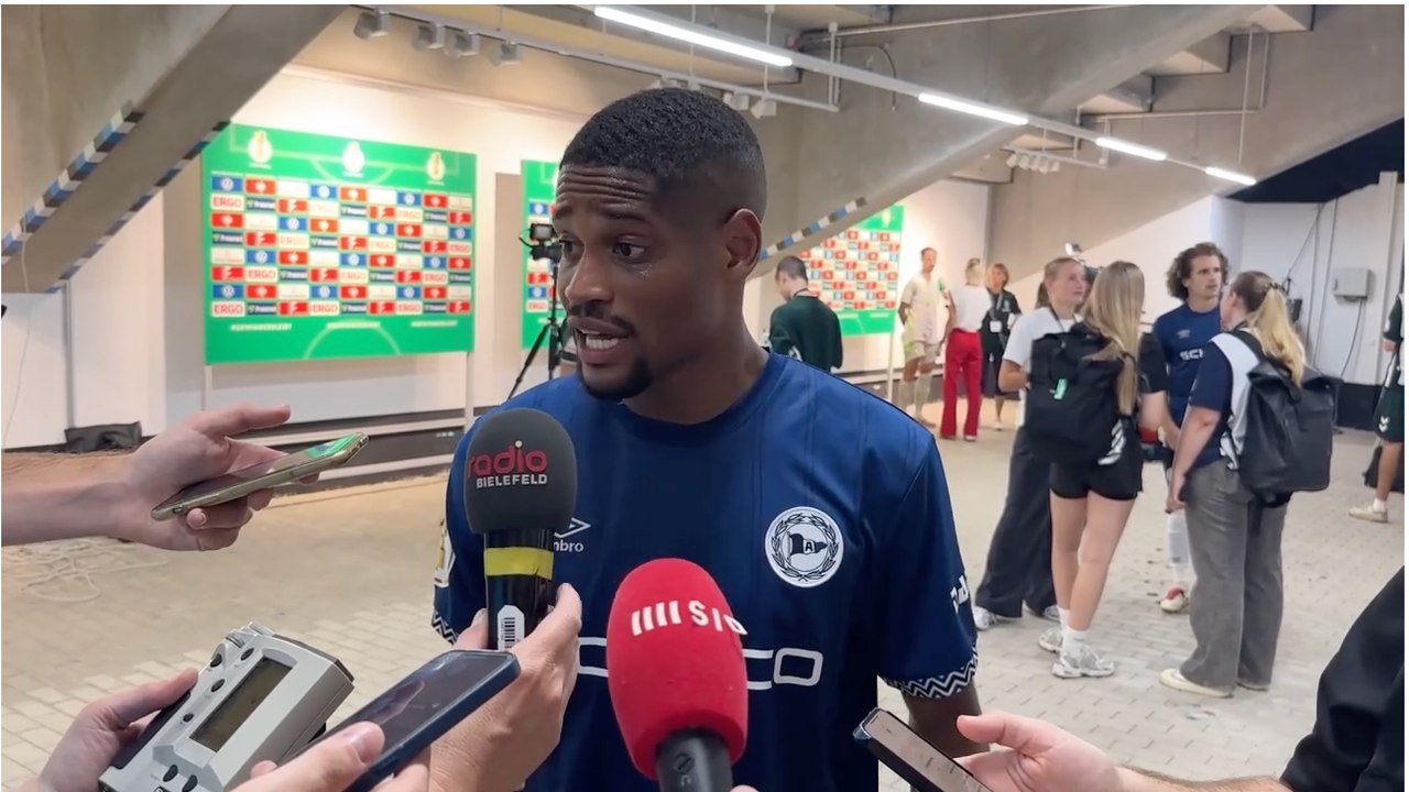 Young scherzt: 'Normalerweise spielt Jule gar nichts ab'