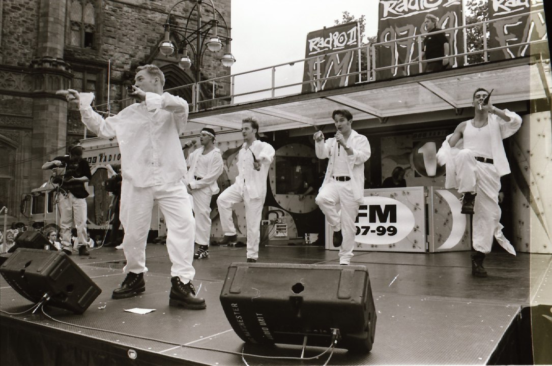 Picture parade from the Derry Journal Summer 1995