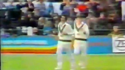 Allan Border Took the Wicket of Waim Raja  7th Match, Nottingham, June 13 - 14, 1979 World Cup