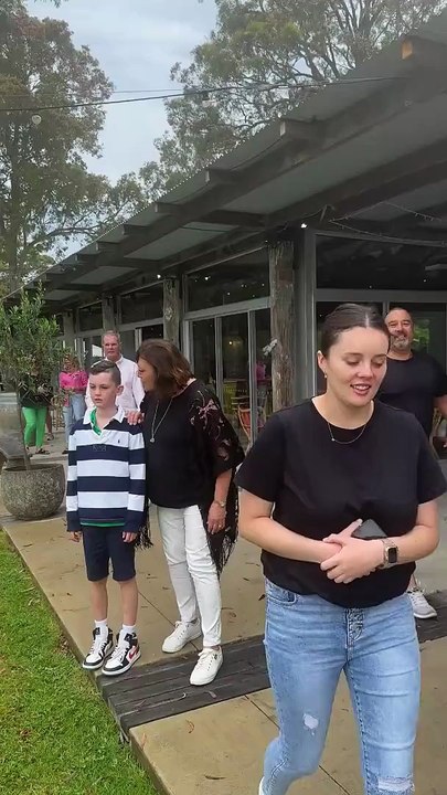 Düğün Törenini Bölen Kanguru Kavgası