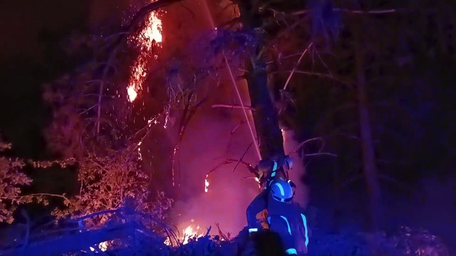 Los incendios arrasan sin tregua hectáreas de Extremadura, Asturias y Galicia
