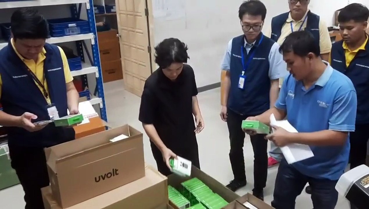 'เอกนัฏ' ส่งสุดซอยบุกยึด เซลล์แบตเตอรี่ - พาวเวอร์แบงค์ ไร้ มอก.