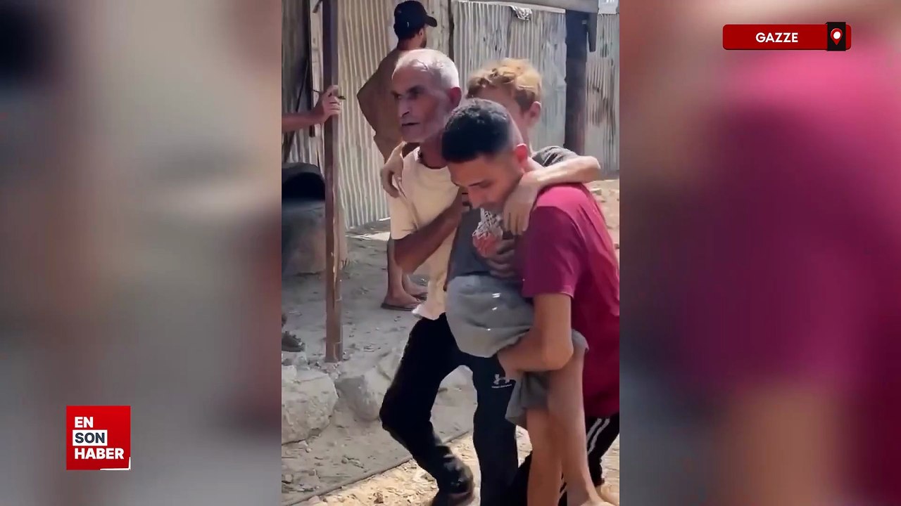 Gazze'de şarapnel parçasının isabet ettiği küçük bir çocuk ölümden döndü