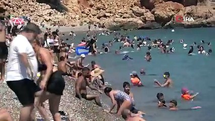 Vatandaşlar baygınlık geçirdi: O ilde denizin sıcaklığı 32 dereceye çıktı!