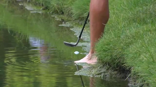Mickelson magic prevails again with one shoe!