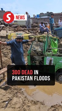 More than 300 people dead in Pakistan after heavy rains, floods