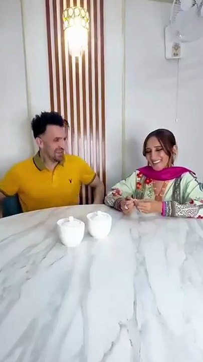 Asking_her_what_she_would_like_to_eat_#shorts(360p)