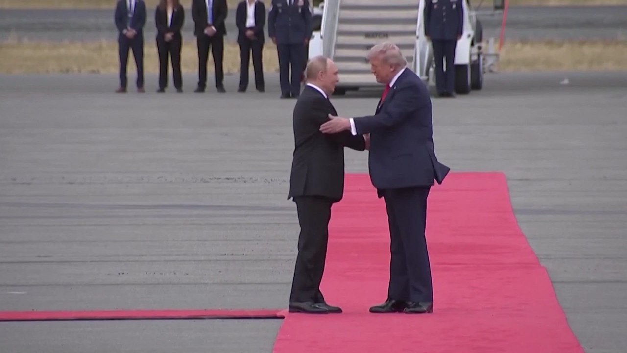 Trump Aligns with Putin on Ukraine Peace? Analysts Raise Concerns