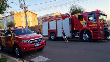 Secador de cabelo pega fogo em colchão e provoca correria no XIV de Novembro