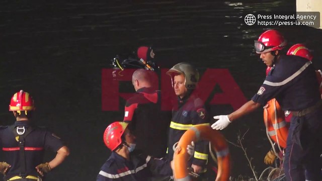 شهادات حصرية لمتطوعين من أحياء لاقلاسيار وباش جراح و ديار جماعة بالجزائر العاصمة٬ خرجوا من منازلهم و غطسوا في وادي الحراش لإنقاذ ضحايا حادث الحافلة