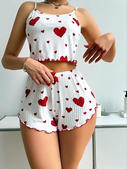 Conjunto de pijama com camisola e calções de malha com estampado de coração