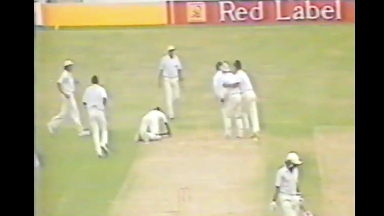 Neil Foster Brilliant runout Ijaz Ahmad vs. England, 4th Match, Sharjah, April 07, 1987, Sharjah Cup