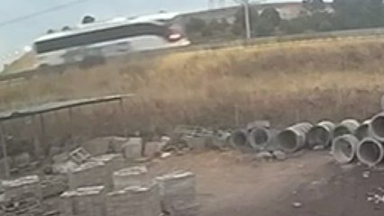 Kuzey Marmara Otoyolu’nda 4 kişinin öldüğü 26 kişinin yaralandığı otobüs kazası kamerada