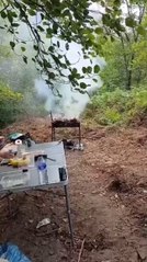 Barbacoa en medio del monte en plena oleada de incendios