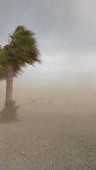 Un reventón térmico obliga a evacuar playas de Granada y a rescatar a varias personas
