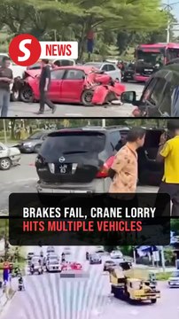 Crane lorry causes multiple-vehicle chain accident along Jalan Kebun Teh Lama