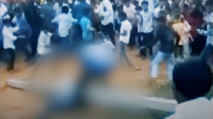 मटकी फोड़ते समय भीड़ के ऊपर गिरा बिजली का खंभा