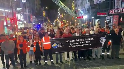 Marmara Depremi'nde hayatını kaybedenler Avcılar’da anıldı