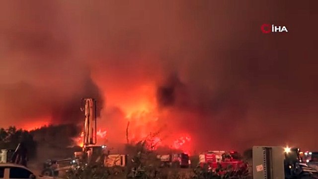 Çanakkale’de alevlerle mücadele sürüyor: 5 köy tahliye edildi