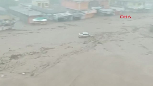 Pakistan'daki selde hayatını kaybedenlerin sayısı 351’e yükseldi