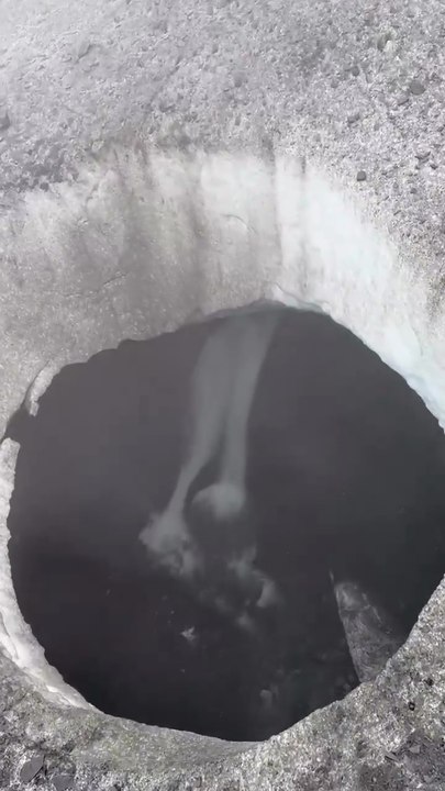 Void space formed under the ice