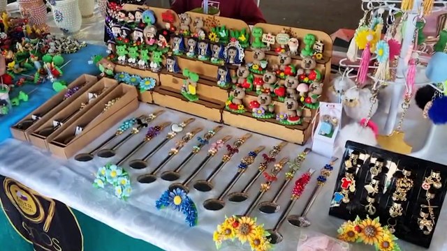 Feira do Teatro tem cheirinho de pastel, arte na calçada e aquele rolê que agrada até quem só saiu de casa para “tomar um cafezinho”