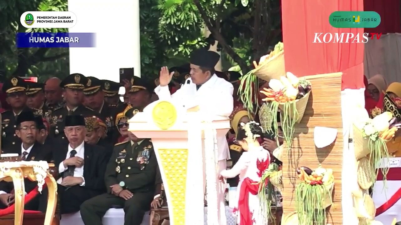 Momen Lucu! Dedi Mulyadi Diganggu Ni Hyang saat Pidato di Upacara HUT ke-80 RI di Jawa Barat