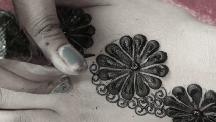 وشم حناء جميل لزوجتك على الكف 🥰 وشم سهل للمبتدئين