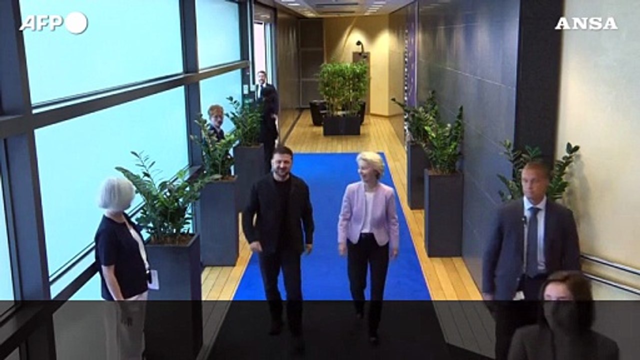 Von der Leyen: "L'Ucraina deve essere in grado di mantenere la sua integrita' territoriale"
