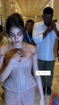Janhvi Kapoor Arrived at Event ❤️😍🔥 #janhvikapoor #bollywood #actresses #actressreels #actress