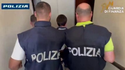 Arrestato latitante nel Foggiano, le immagini della cattura