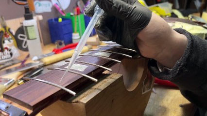Saving this Gibson, worst fretwork I have ever seen (Mar 30, 2023) [Tanya Shpachuk]