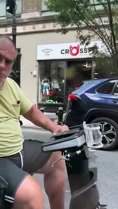 Living in #NewYork is harder than you expect. How would you react if you were the #car owner